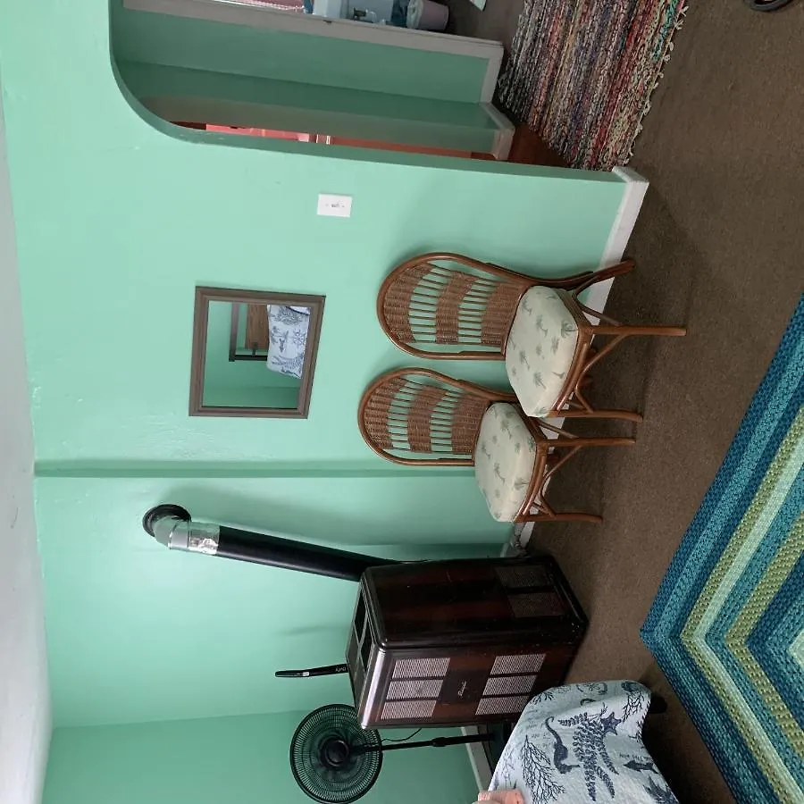 Break Side Studio #5 Apts North Camellia Acres 0*,